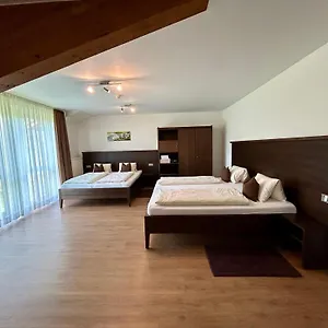 Apartment Am Lindenhain, Erding